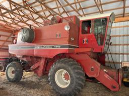 International 1440 Combine