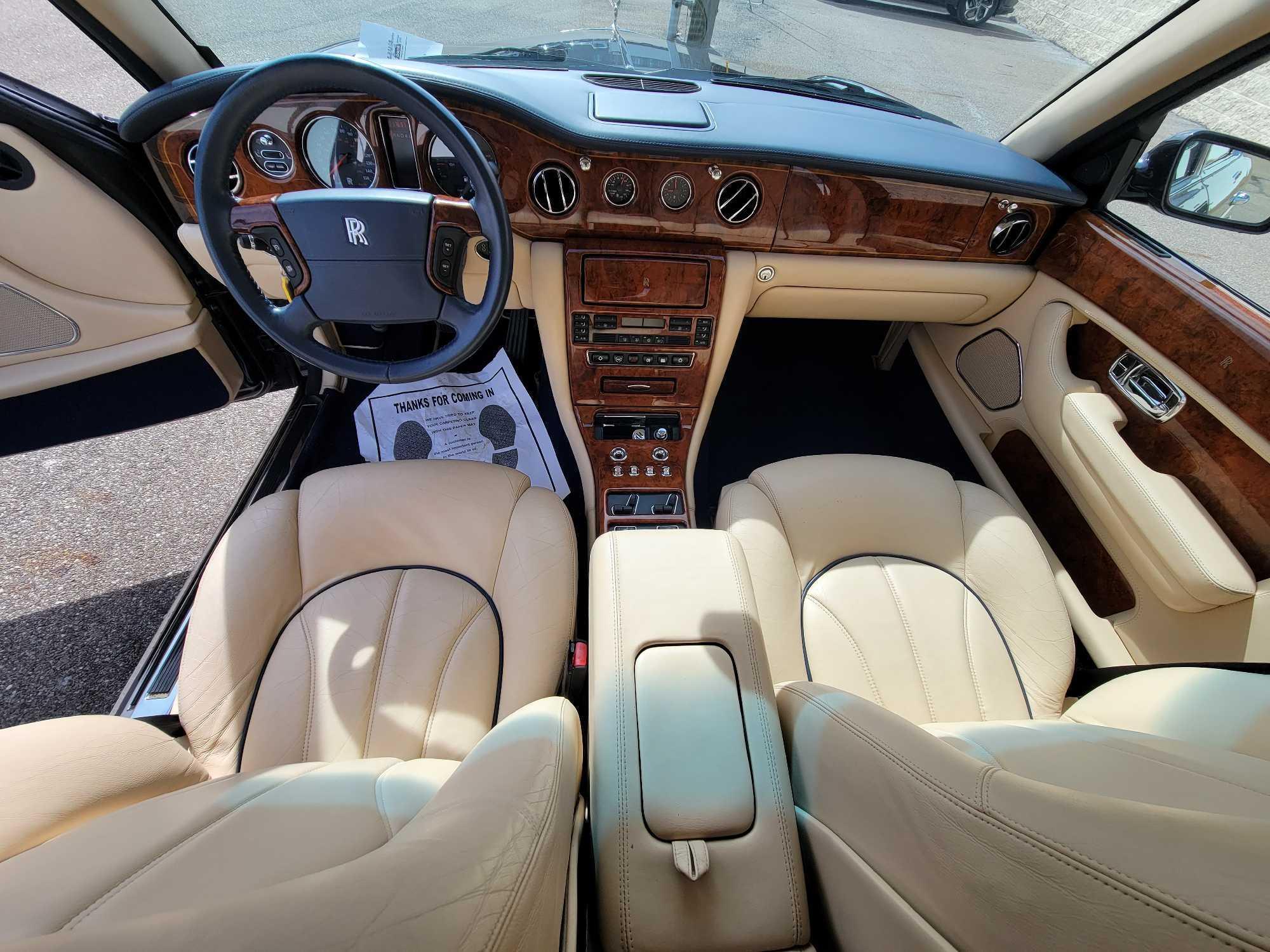 2001 Rolls Royce Park Ward sedan