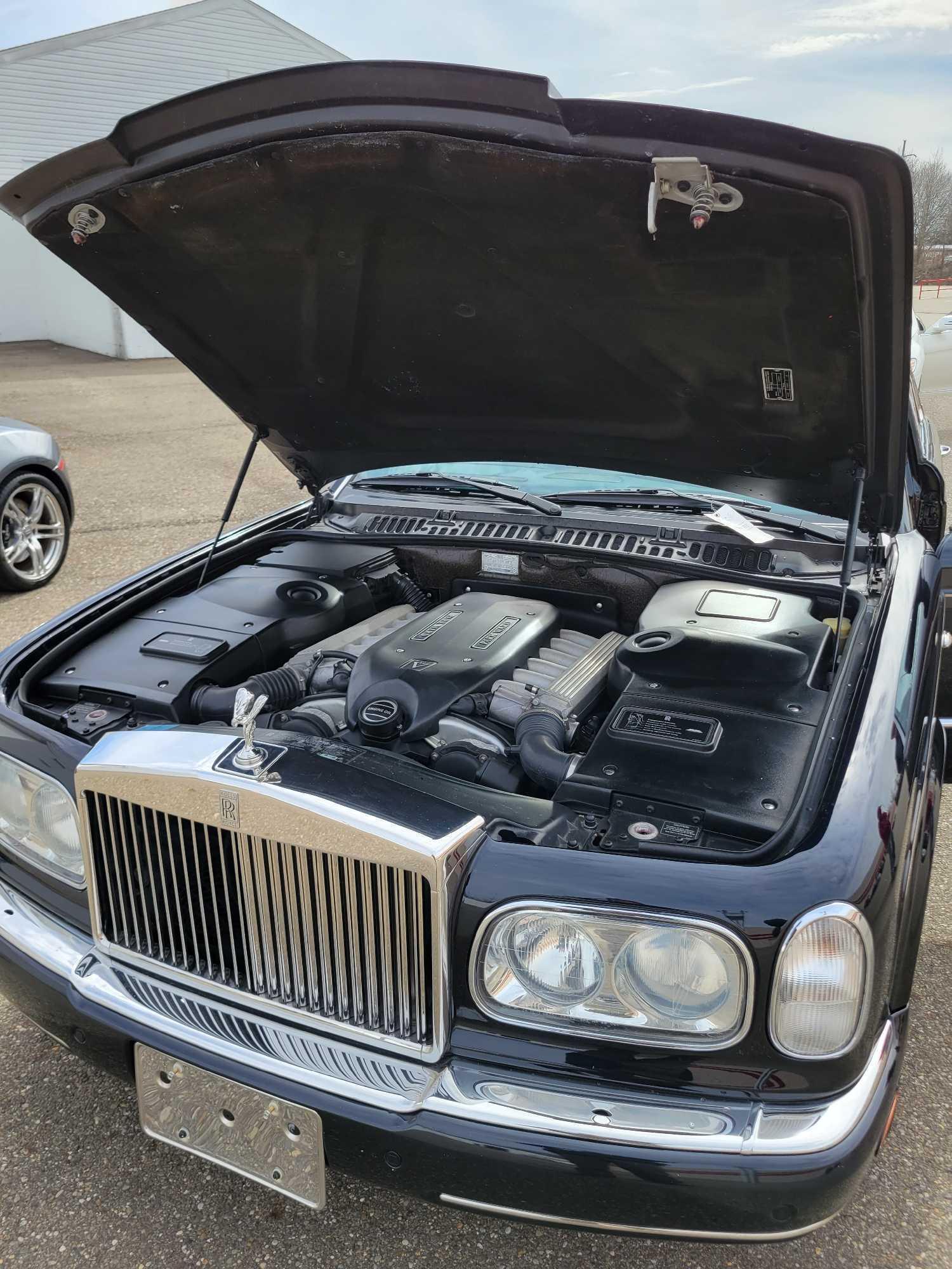 2001 Rolls Royce Park Ward sedan