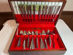 Oneida flatware set