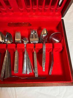 Oneida flatware set