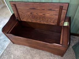 Lift Top Oak Blanket Chest