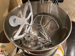 Kitchen Aid Professional 600 Mixer with Attachments