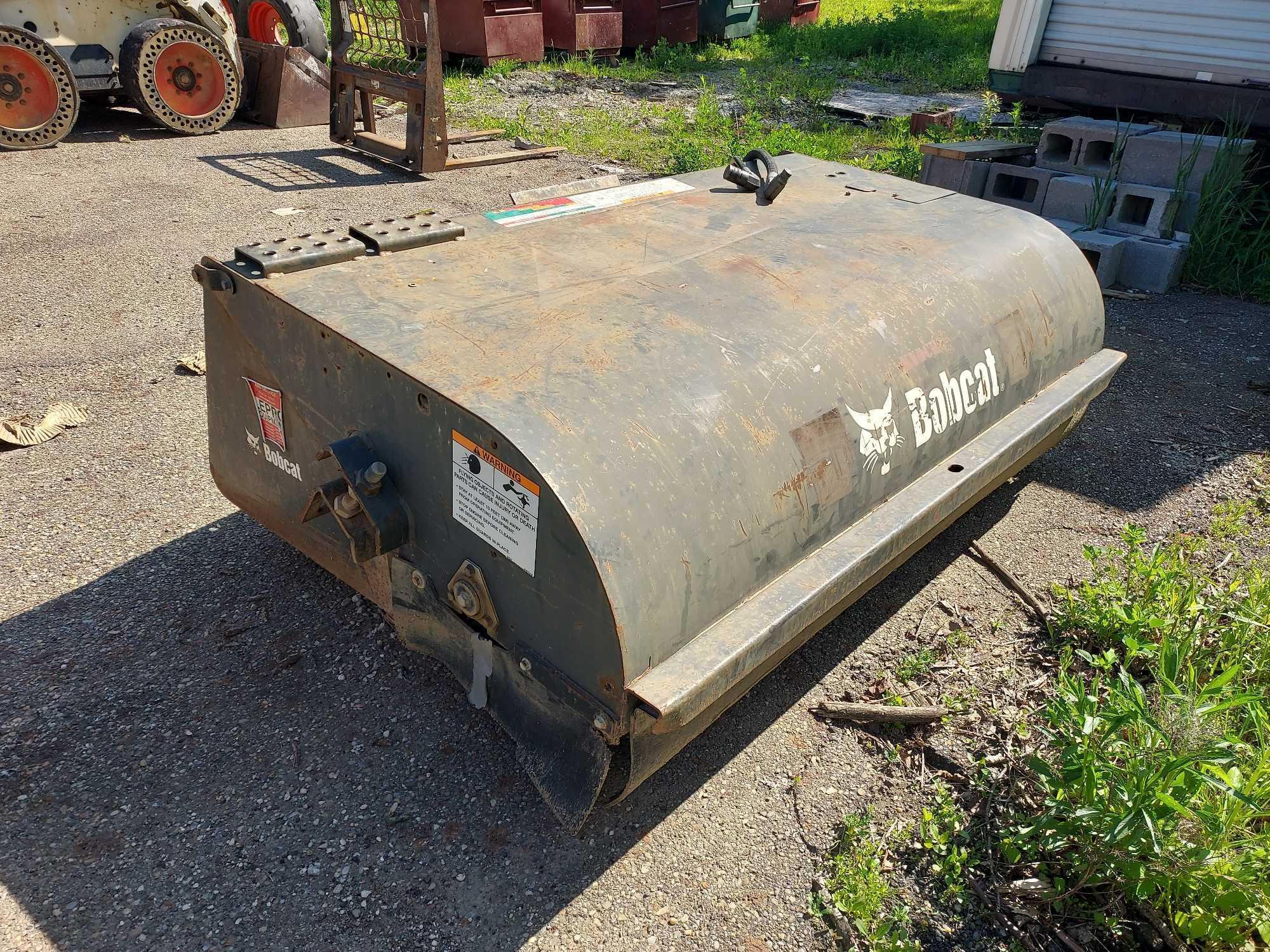 2015 Bobcat Model 72 Sweeper Bucket