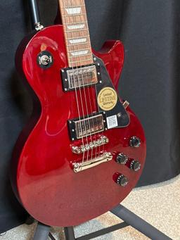 Epiphone Studio Les Paul Model with Hardcase