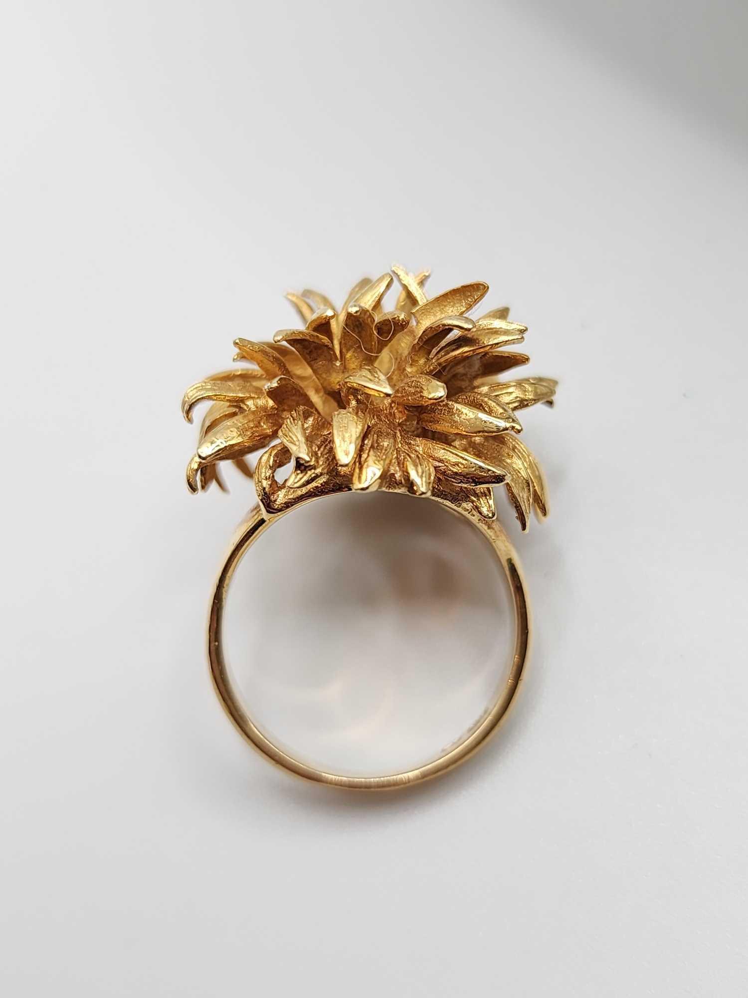 Vintage 1960s solid 18k gold flower blossom ring, 13.4 grams