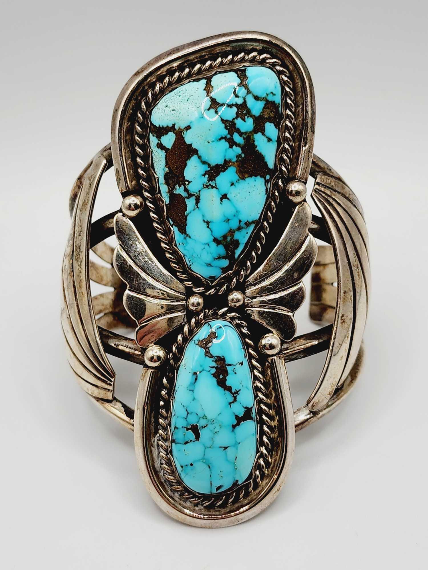 Impressive vintage Native American Indian turquoise & sterling silver bracelet