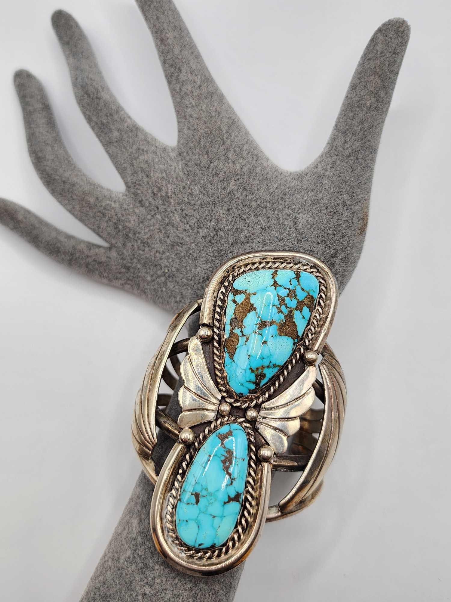 Impressive vintage Native American Indian turquoise & sterling silver bracelet