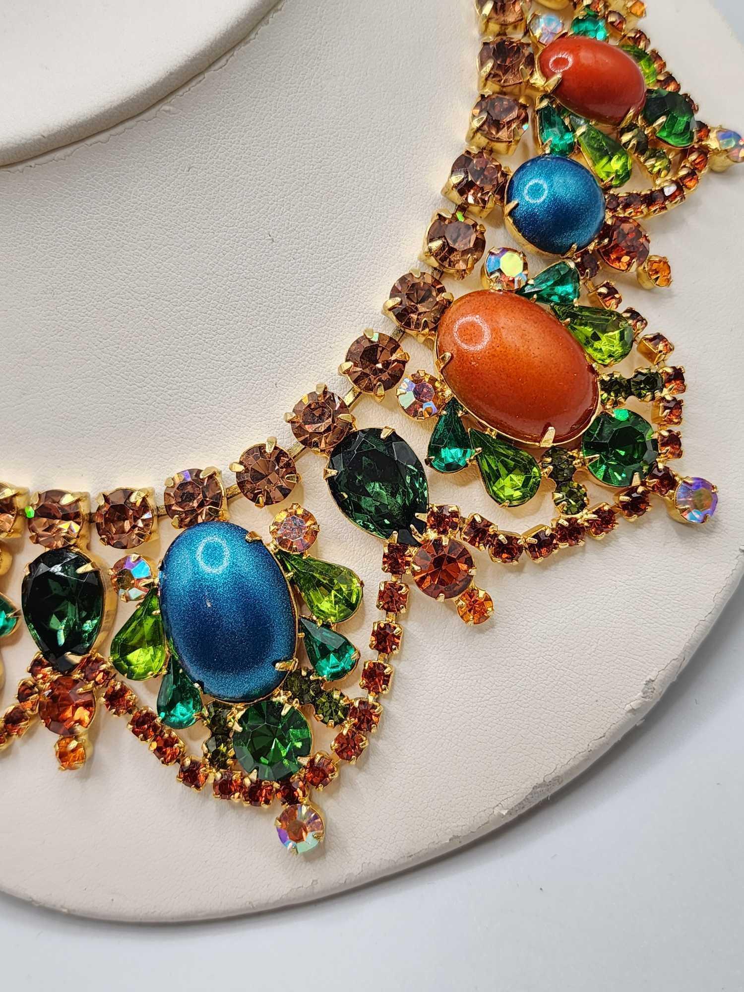 Gorgeous 1960s rhinestone necklace & earrings, attributed to Juliana