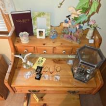 Assorted Jewelry & Decor