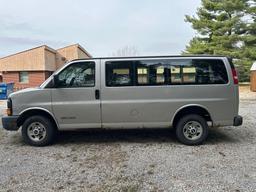 2005 GMC 2500 Savana Van - running