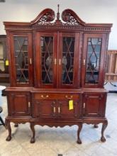 Chippendale Dining Room Hutch with Glass Doors