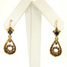 Vintage 18K Yellow Gold 1.0 ctw Pear Shape Garnet Dangle Drop Lever Back Earring