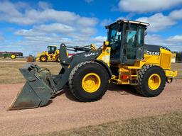 2018 John Deere 544K II wheel loader, cab w/ AC, 20.5x25 tires, 4-spd powershift trans, JRB quick