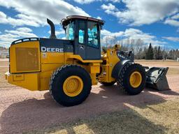 2018 John Deere 544K II wheel loader, cab w/ AC, 20.5x25 tires, 4-spd powershift trans, JRB quick