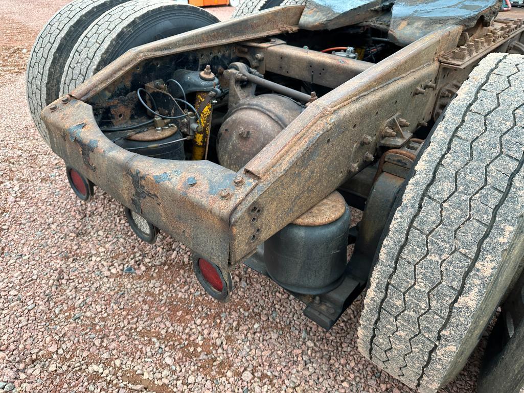 (TITLE) 1998 Peterbilt 379 day cab truck tractor, tandem axle, Cummins N14 diesel engine, 10-speed