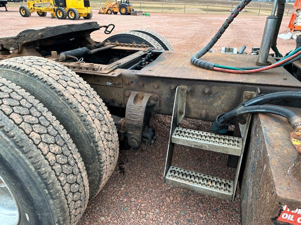 (TITLE) 1998 Peterbilt 379 day cab truck tractor, tandem axle, Cummins N14 diesel engine, 10-speed