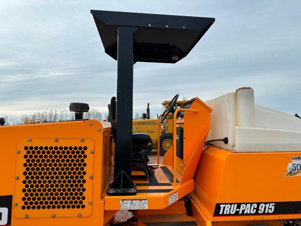 2014 Rosco Tru-Pac 915 pneumatic roller, OROPS, Kubota diesel engine, hydro trans, water system,