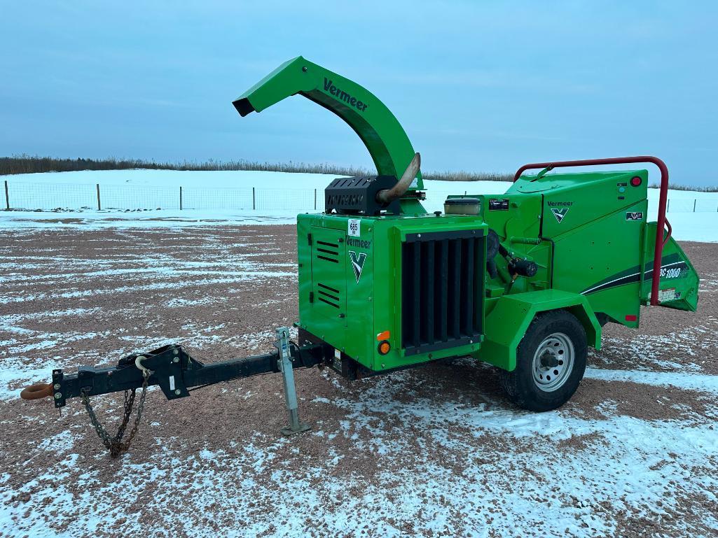 2018 Vermeer BC1000XL portable wood chipper, Deutz diesel engine, 12" feed opening, hyd roll feed,