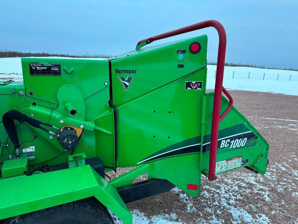 2018 Vermeer BC1000XL portable wood chipper, Deutz diesel engine, 12" feed opening, hyd roll feed,