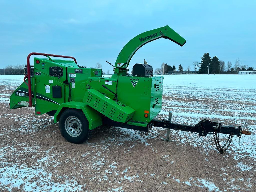 2018 Vermeer BC1000XL portable wood chipper, Deutz diesel engine, 12" feed opening, hyd roll feed,