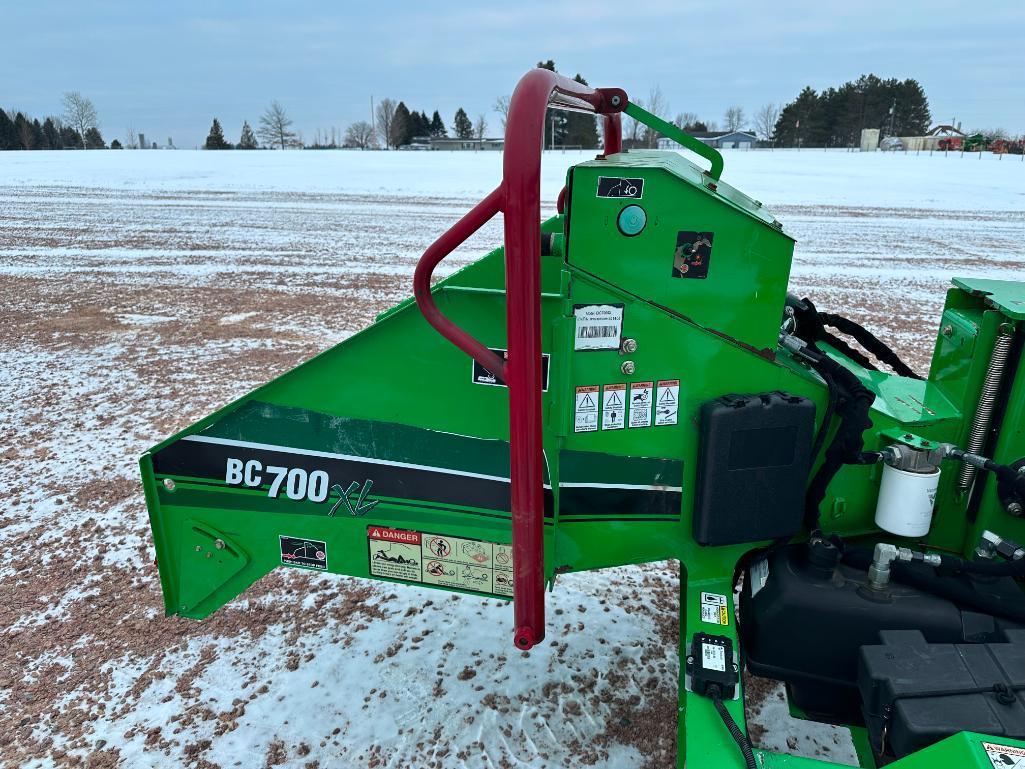 2016 Vermeer BC700XL portable wood chipper, Kohler gas engine, 6" feed opening, hyd roll feed,