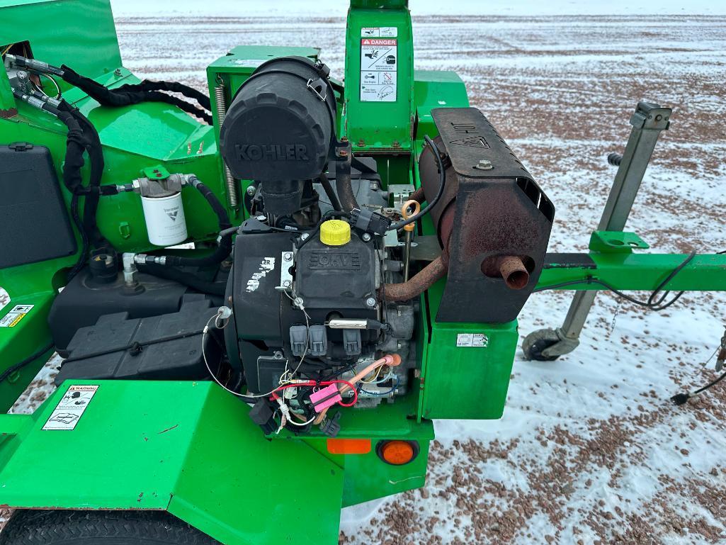 2016 Vermeer BC700XL portable wood chipper, Kohler gas engine, 6" feed opening, hyd roll feed,