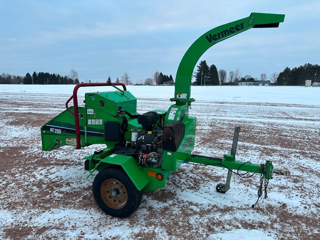 2016 Vermeer BC700XL portable wood chipper, Kohler gas engine, 6" feed opening, hyd roll feed,