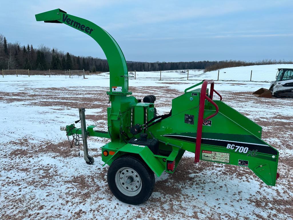 2016 Vermeer BC700XL portable wood chipper, Kohler gas engine, 6" feed opening, hyd roll feed,