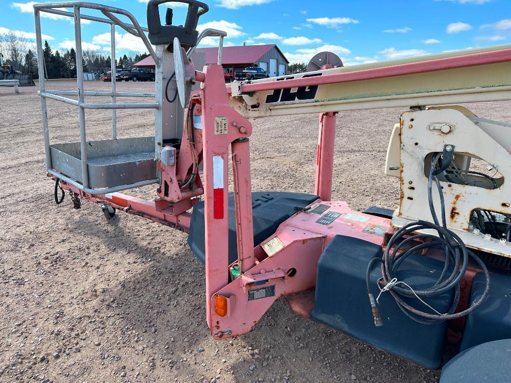 2006 JLG T350 electric powered towable boom lift, 35' lift, outriggers, ball hitch, operational, 597