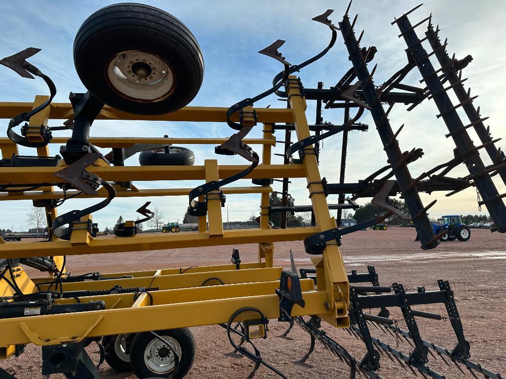 Landoll 850-22 soil finisher, 22', hyd depth controlled disks, 3-bar spike harrow, tandem base