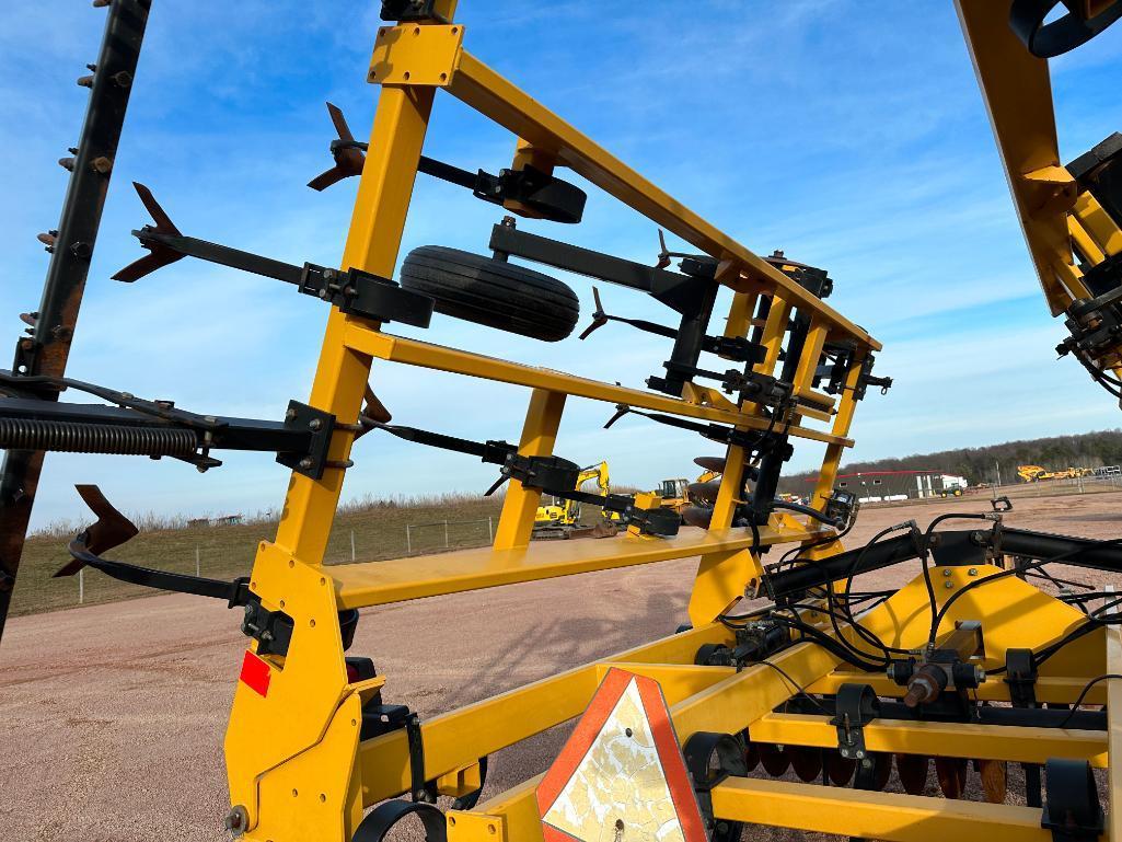 Landoll 850-22 soil finisher, 22', hyd depth controlled disks, 3-bar spike harrow, tandem base