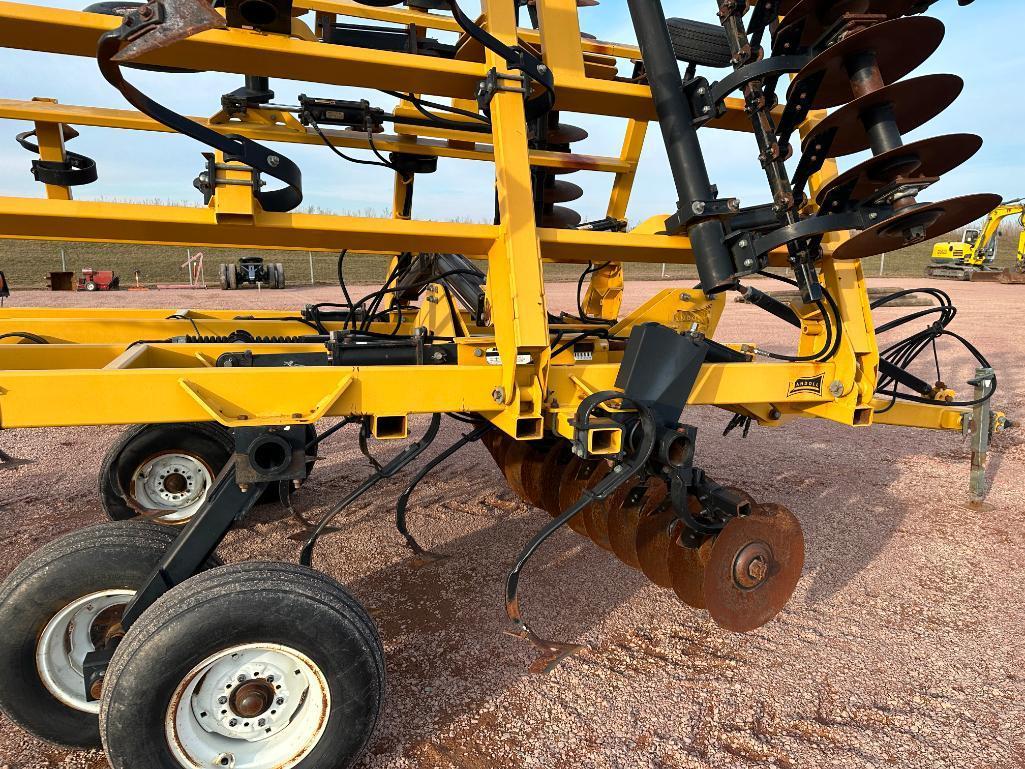 Landoll 850-22 soil finisher, 22', hyd depth controlled disks, 3-bar spike harrow, tandem base