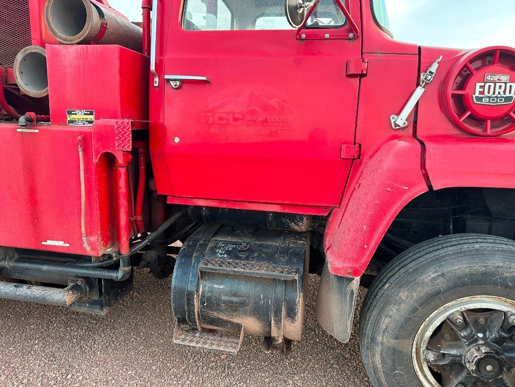 (TITLE) 1983 Ford 800 vac truck, single axle, Ford 429 gas engine, 5x2 trans, Vactor 810 sewer