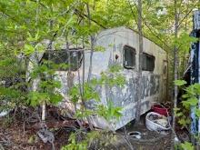 Antique Rounded Front and Rear Camper- NO TITLE