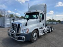 2016 Freightliner CA125 Daycab