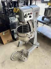 HOBART  MODEL D300 30QT. AUTOMIX MIXER, 3/4HP, 1PH, WITH HOOK, PADDLE & WHIP