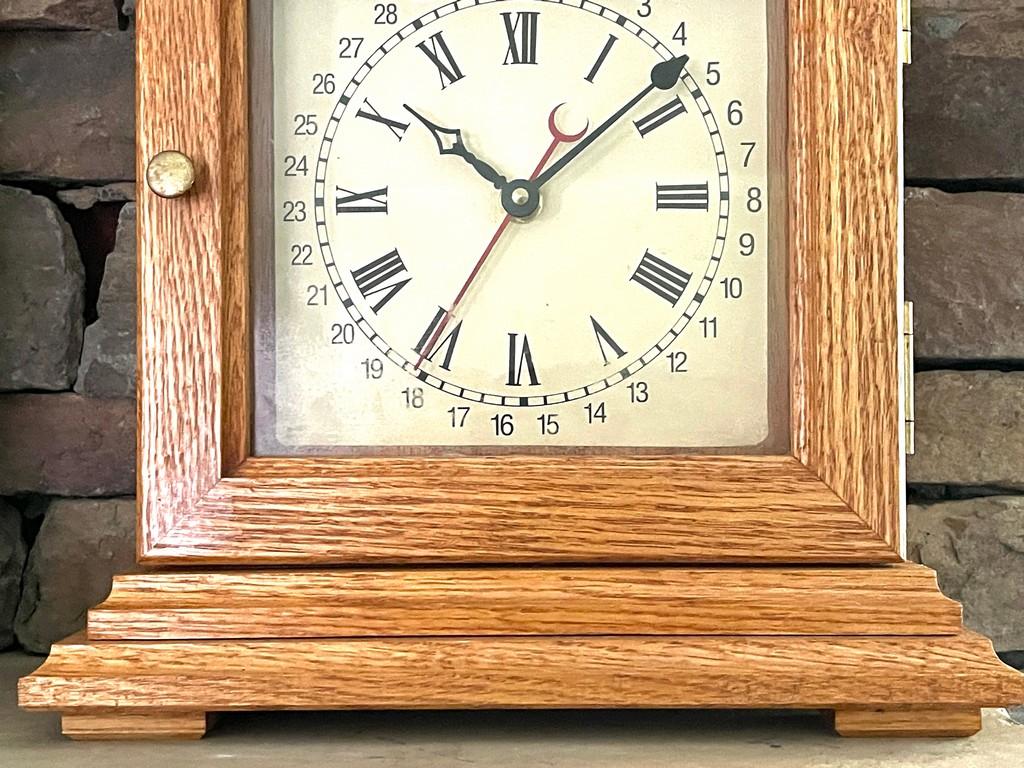 Oak Quartz Mantel Clock