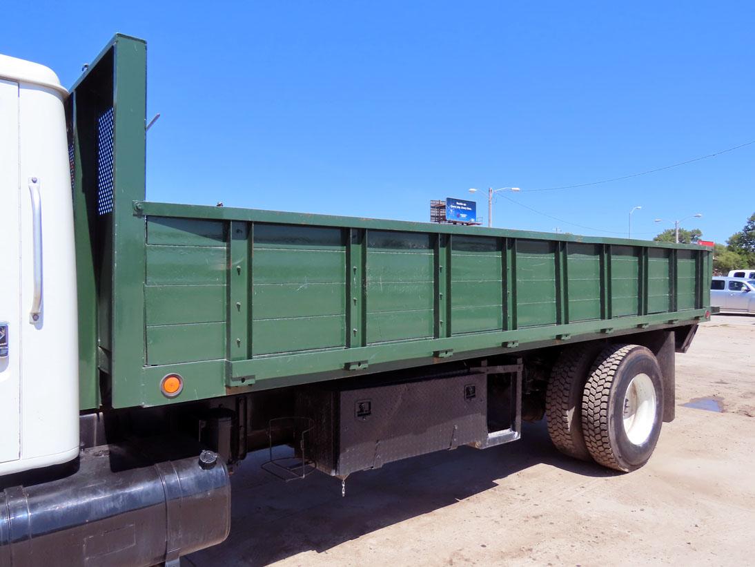 2000 International Model 4900 4x2 Conventional Single Axle Dump Truck, VIN# 1HTSDAAN0YH289796, DT466