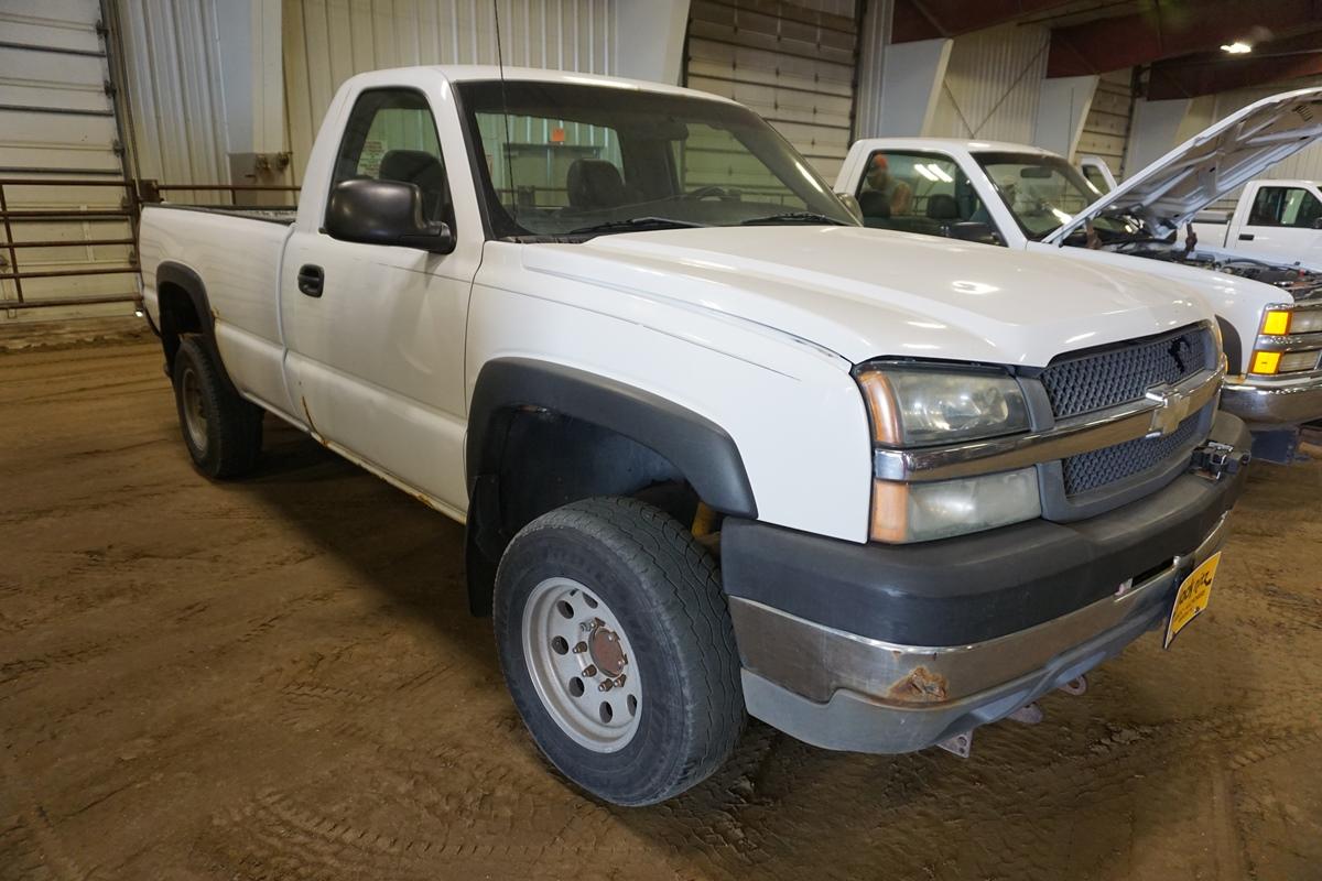 2003 Chevrolet K2500 Pickup, VIN# 1GCHK24U53Z209286, AM/FM, Air Conditioning & Heat.