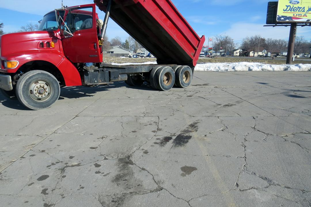 1999 Sterling Model LT8511 Tandem Axle Conventional Dump Truck, VIN# 2FZNDJBB1XAB33515, Caterpillar