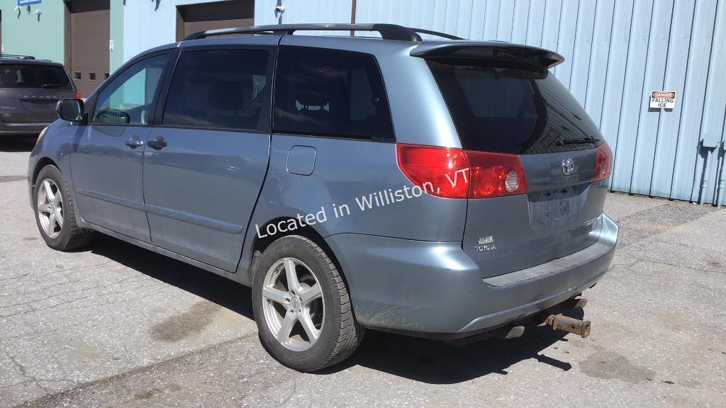 2007 Toyota Sienna LE 7-Passenger V6, 3.5L