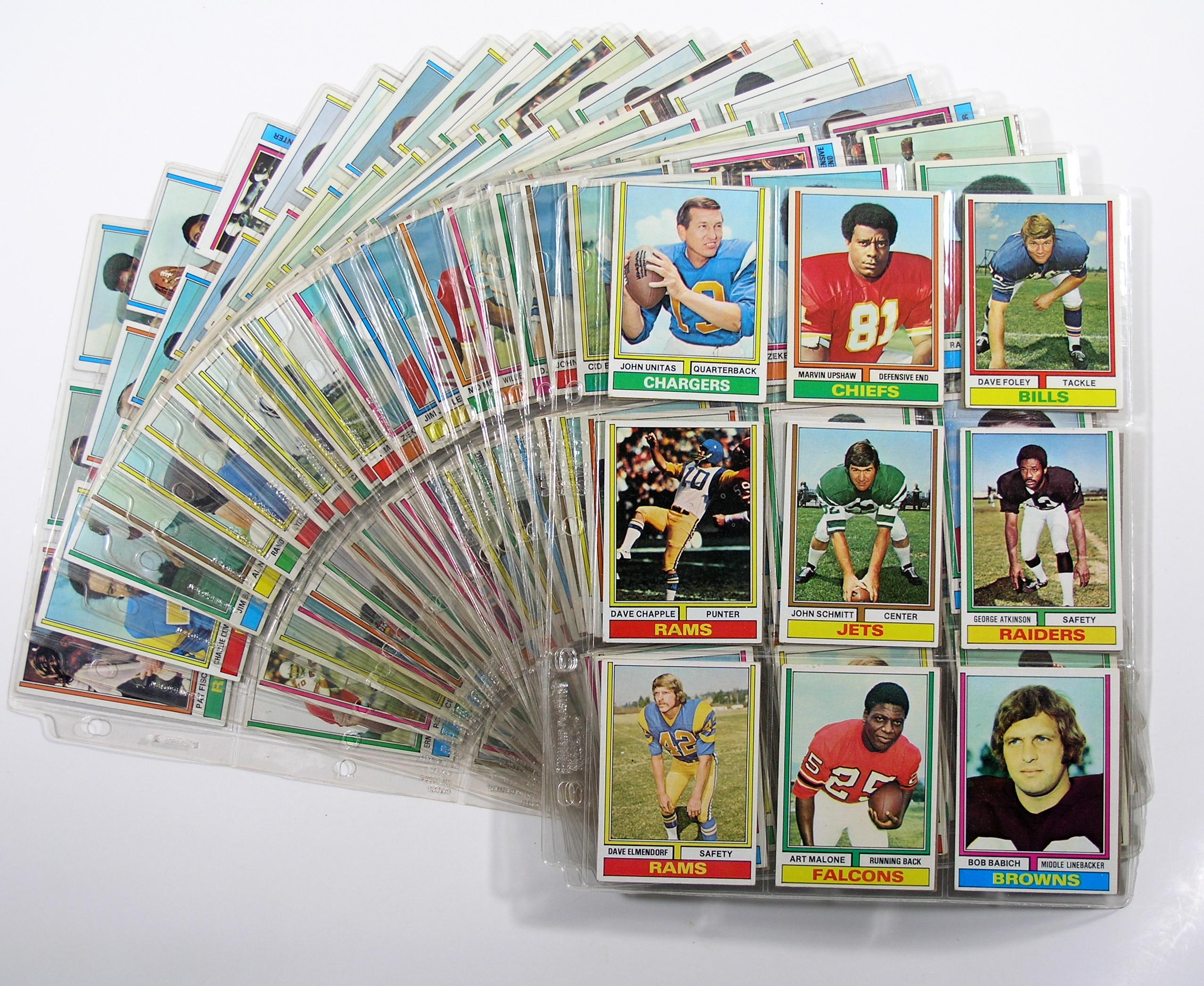 (234) 1974 Topps Football Cards VG/EX to EX conditions