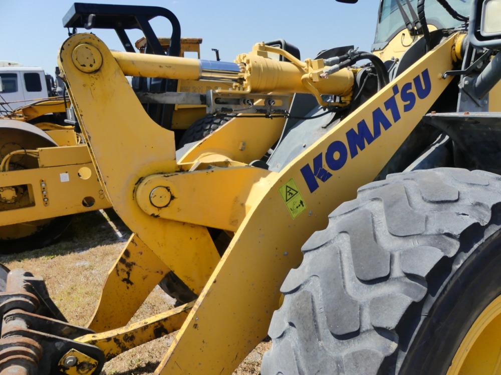 Komatsu WA270 Wheel Loader