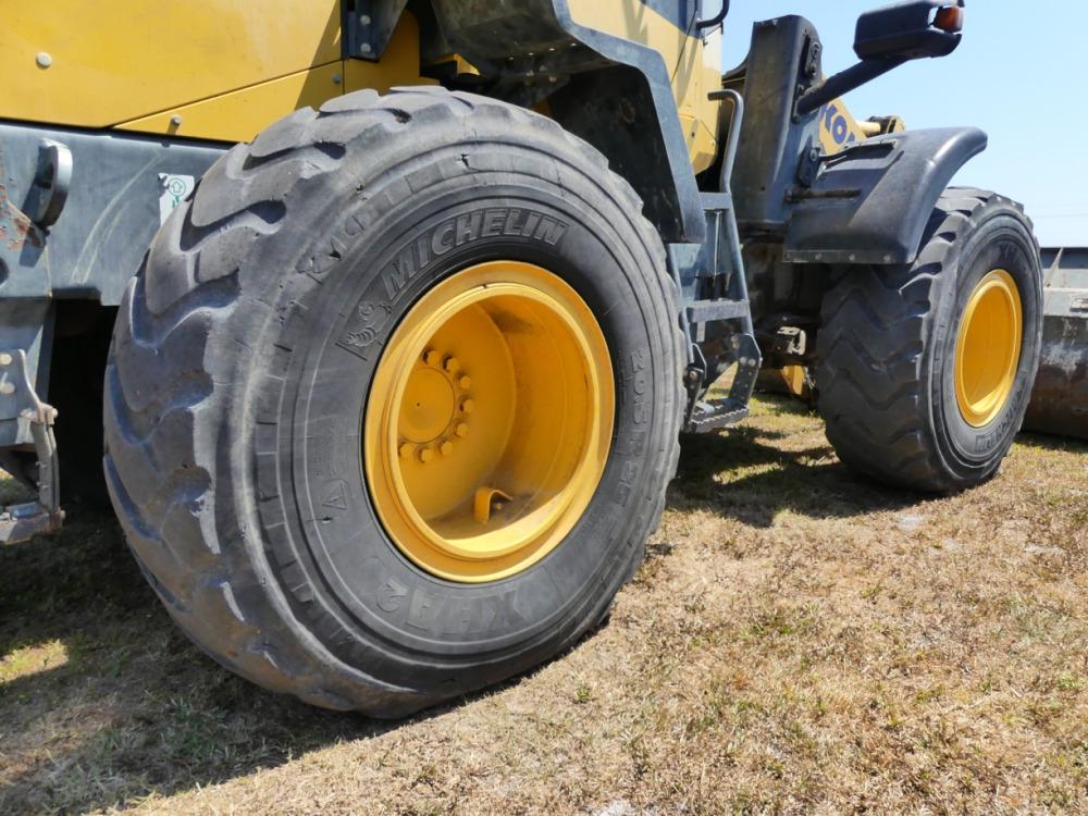 Komatsu WA270 Wheel Loader