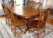 Excellent Hardwood Dining Table with 4 Leaves and 6 Chairs