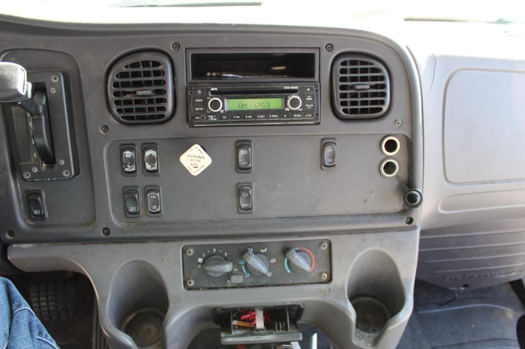 2014 Freightliner M2106 Truck