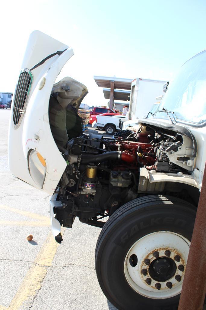 2014 Freightliner M2106 Truck