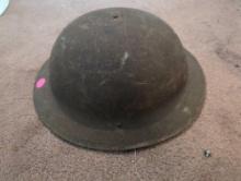 (FD)WW1 US M1917 DOUGHBOY HELMET, ITEMS IS IN GOOD AGED CONDITION WITH LINER.