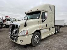 2014 Freightliner CA125 Sleeper